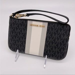 Michael Kors JST LG TZ Wristlet Wallet Leather
